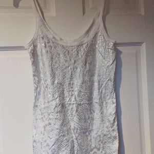 Beautiful tank top never work